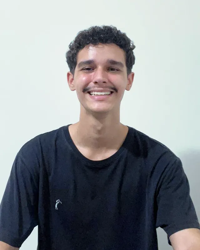 Gabriel, intérprete de Libras